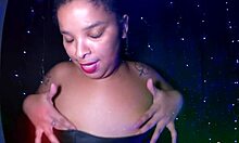 Eine wunderschöne brasilianische Teenagerin bekommt ihren ersten Anal-Geschmack in einer heißen 38-minütigen Szene