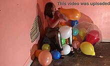Compace tu fetiche con globos saltando en HD