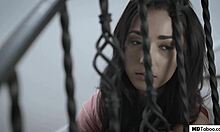 Unschuldiges Sexvideo von Teens verwandelt sich in virale Empfindungen - mit schüchternen und tabulosen Momenten