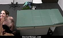 医生和护士联手满足病人的欲望 - DoctorBang