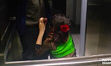 Melina Bloom postane poredna na javnem mestu z domačim videom
